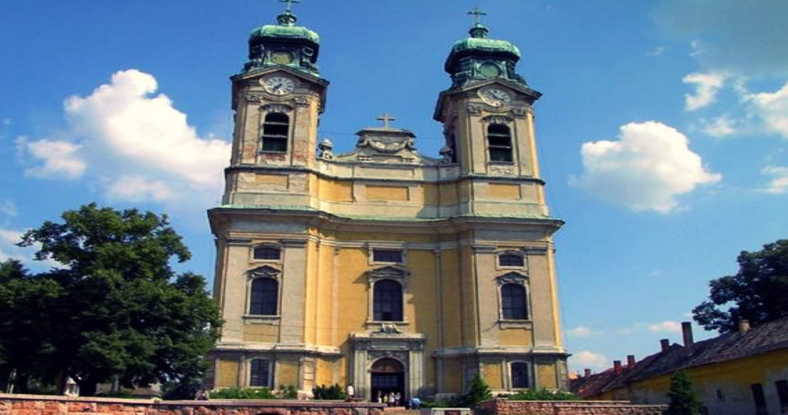 Szent Kereszt plébániatemplom